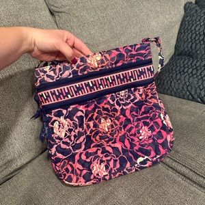❤️ Vera Bradley large crossbody bag